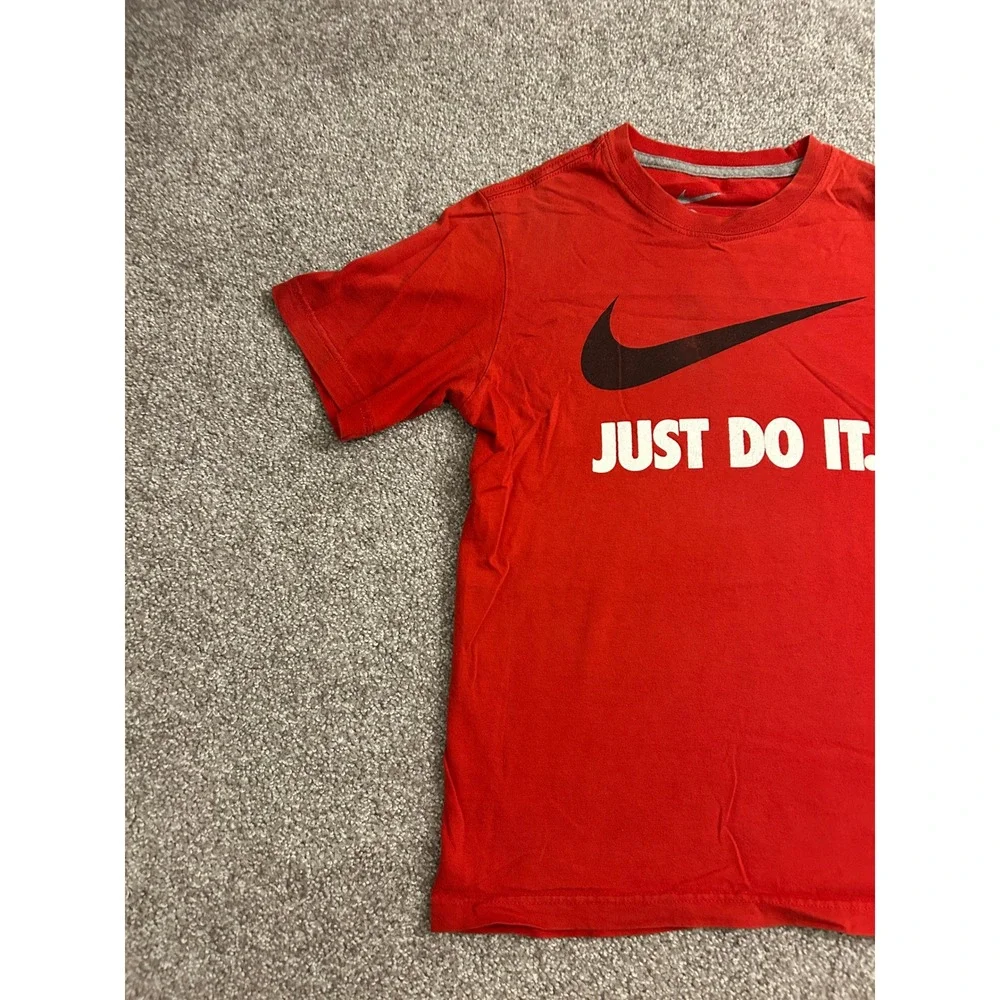 Nike Just Do It Graphic T-Shirt Boys Medium Red Excellent Swoosh Logo Tee